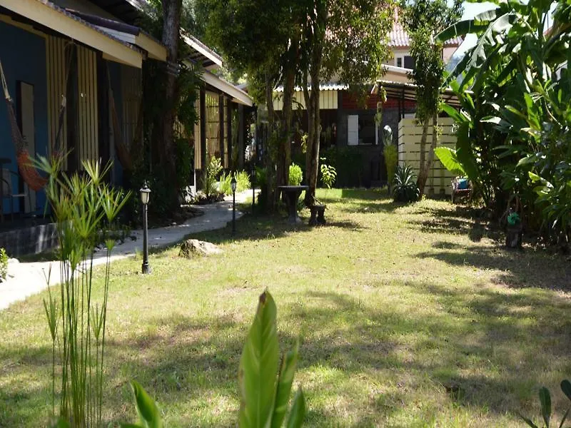 ** Pensión Hotel Raven Blue Ko Lanta Tailandia