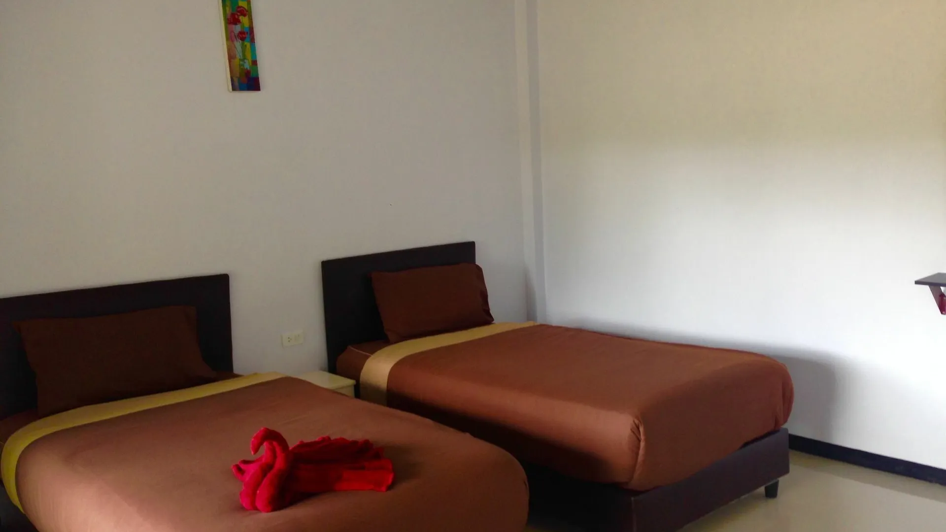 ** Pensión Hotel Raven Blue Ko Lanta Tailandia