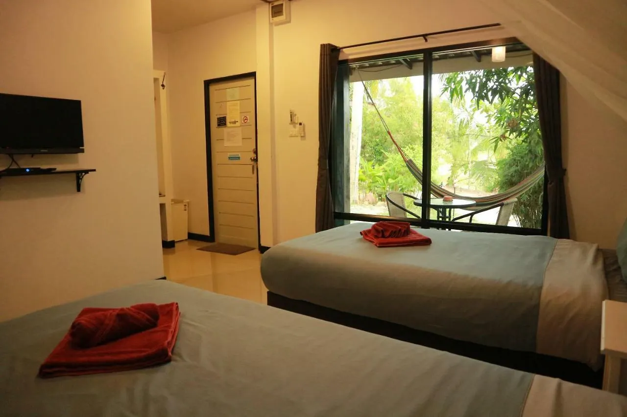 ** Pensión Hotel Raven Blue Ko Lanta Tailandia