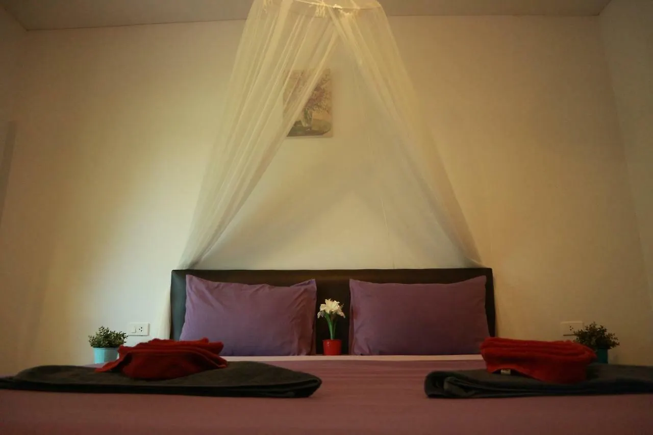 Raven Blue Hotel Koh Lanta 2*,
